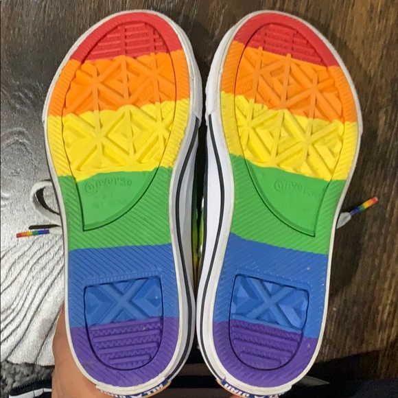 Kids Rainbow Converse high tops - Picture 3 of 7